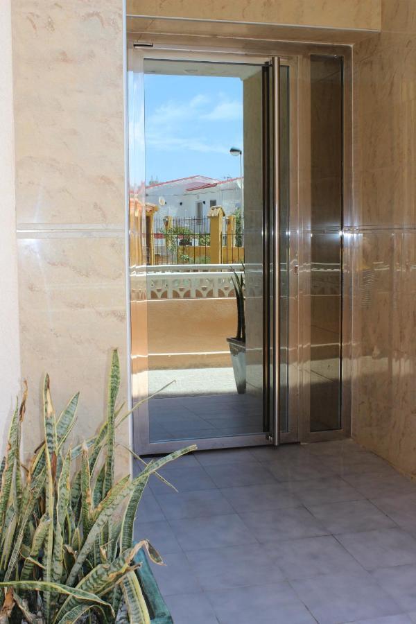 Apartamento con vistas al mar Torrevieja Exterior foto